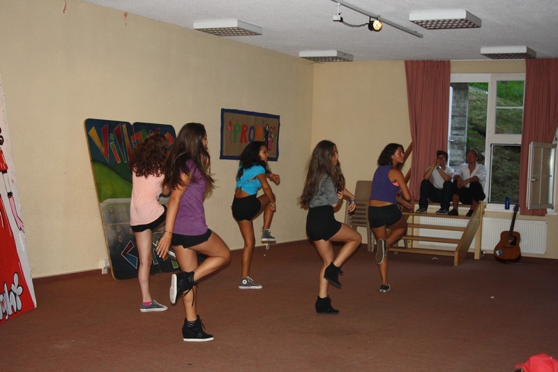 Village Camps International Summer Camp Leysin, Switzerland 2026-08-12 https://www.villagecamps.com/journals_admin/images/687-21-prommm (139).jpg